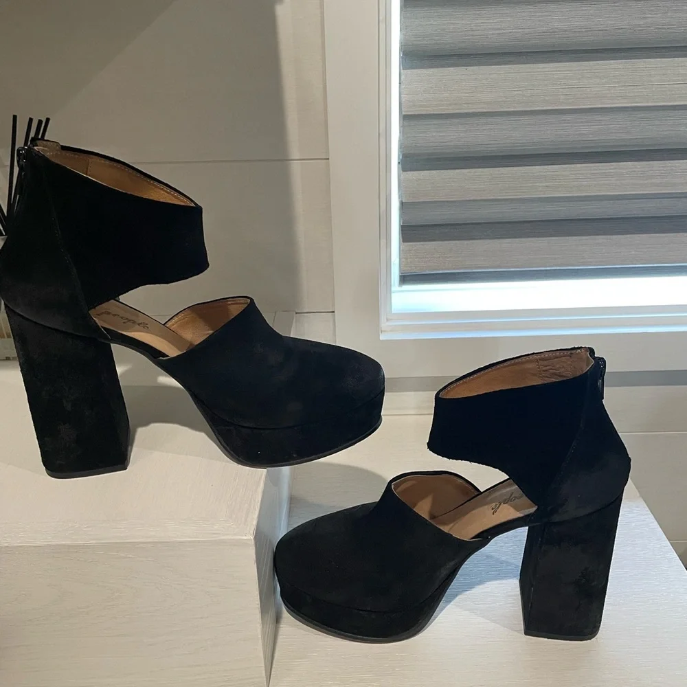 Free people Brushed suede black platform sz 39